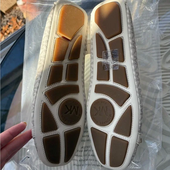 Michael Kors Women's Tan Loafers with Gold Accents NWT - Picture 4 of 5